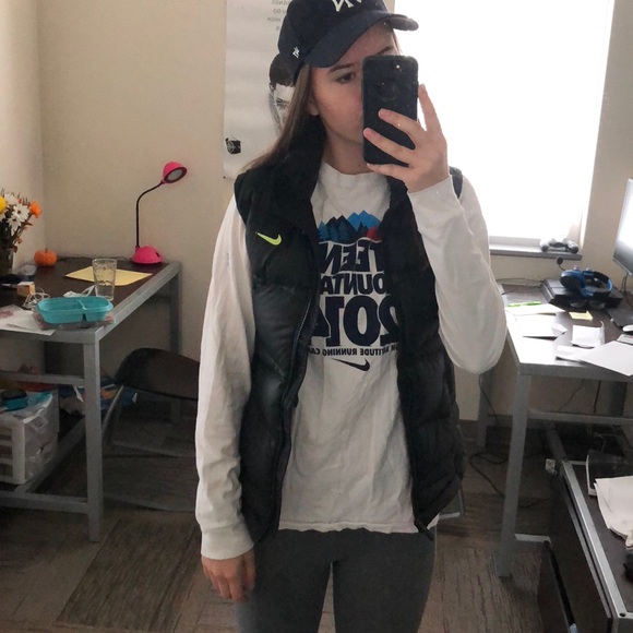 Nike Vest - Picture 7 of 8